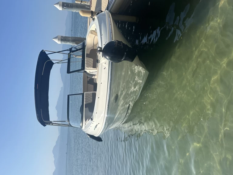 Motorboat rental in Lausanne - Bayliner VR4