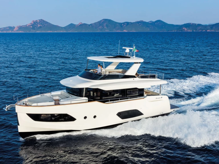 Motorboat for rent Monaco at the best price