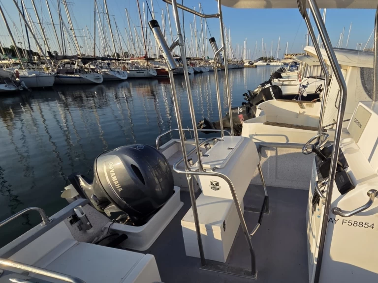 Motorboat rental in Saint-Cyprien-Plage - Pro2000 Open 6000