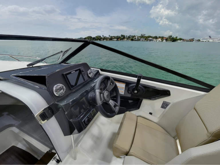 Motorboat for rent Mandelieu-la-Napoule at the best price