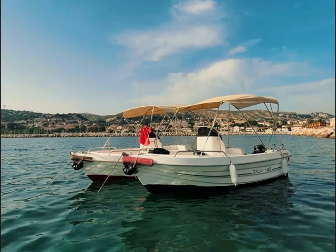 Motorboat for rent Marseille at the best price
