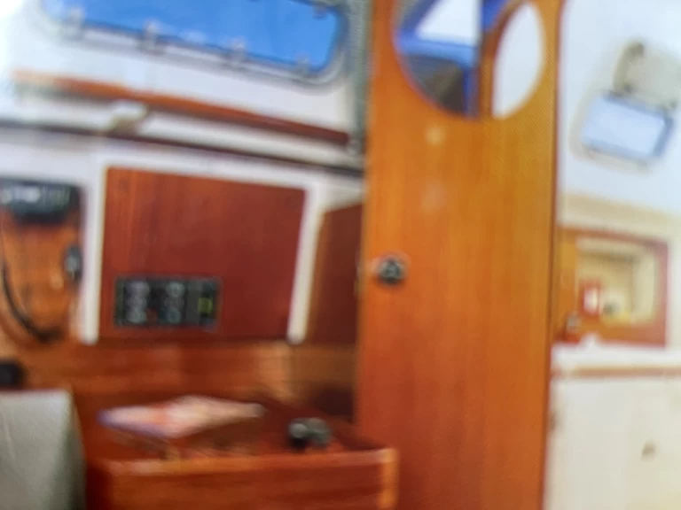 Rent a Jeanneau oceanis 281 La Grande-Motte