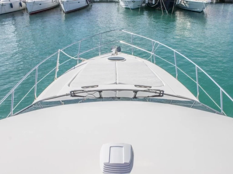 Bareboat Rental Motorboat Princess with a boat licence