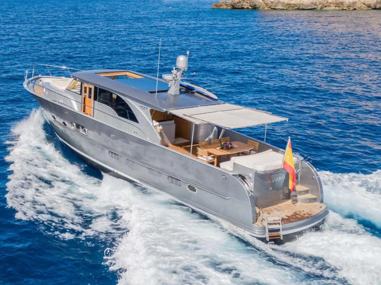 Lobster 62 in Dénia on SamBoat