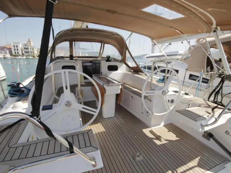 Yacht charter Antibes cheap Oceanis 45