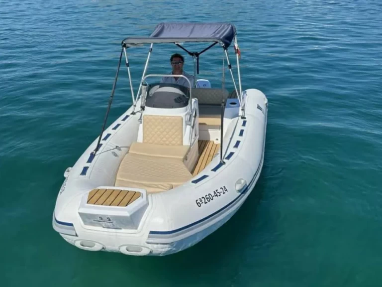 Motorboat rental in Can Picafort - Tiger Marine 480