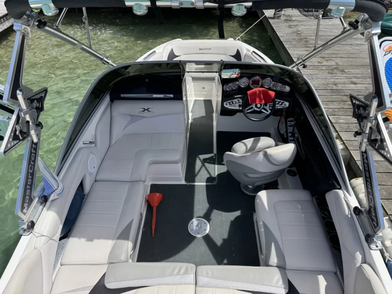 Bareboat Rental Motorboat Mastercraft with a boat licence