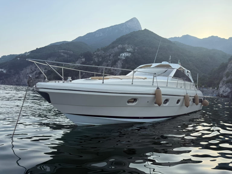 Motorboat rental in Porto di Salerno - Gianneti 45