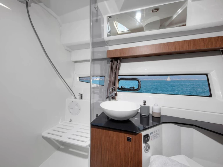 Bareboat Rental Motorboat Jeanneau with a boat licence