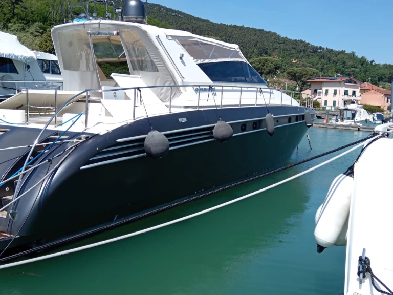 Luxury Yacht for rent Nettuno at the best price