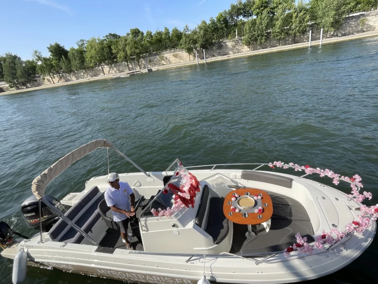 Pacific Craft Pacific Craft 670 Open in Paris on SamBoat