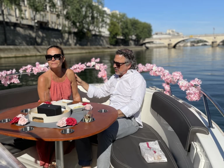 Yacht charter Paris cheap Pacific Craft 670 Open