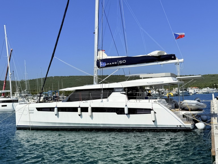 Catamaran rental with or without captain Leopard Sukošan