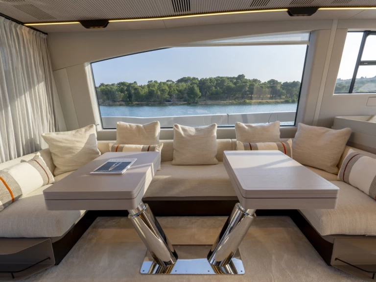 Boat rental Azimut Azimut S7  in Šibenik on Samboat