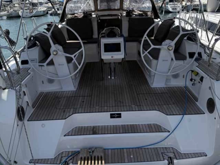 Yacht charter Palma de Mallorca cheap Cruiser 46 Style