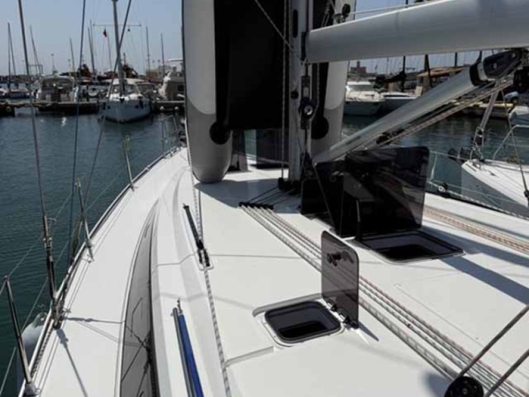 Bareboat Rental Sailboat Bavaria with a boat licence