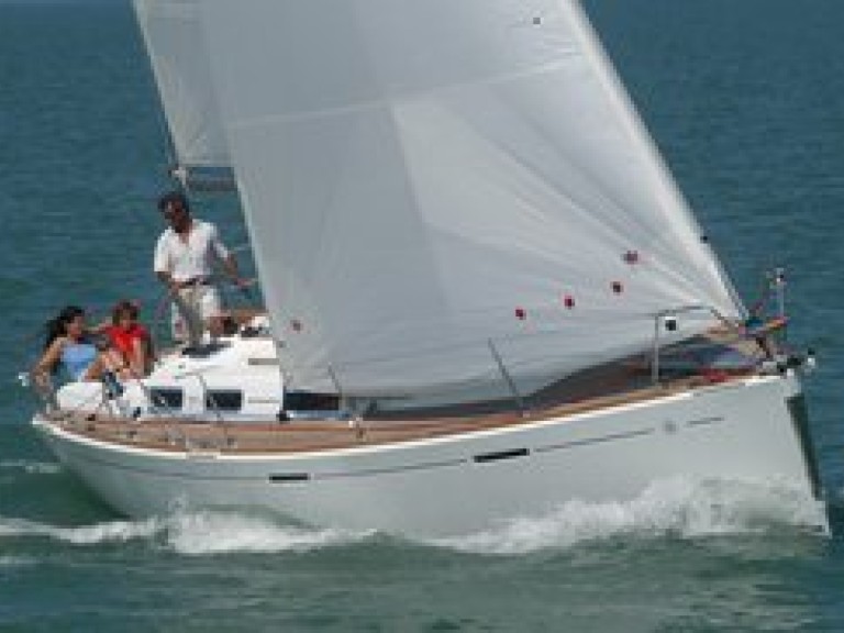 Sailboat for rent Sant Antoni de Portmany at the best price
