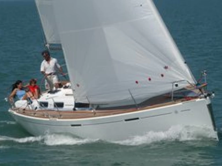 Sailboat for rent Sant Antoni de Portmany at the best price
