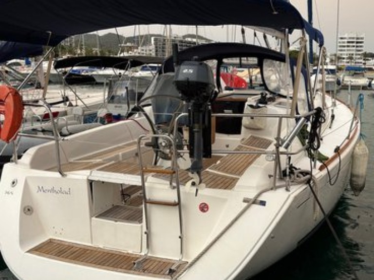 Dufour Dufour 365 Grand Large in Sant Antoni de Portmany on SamBoat