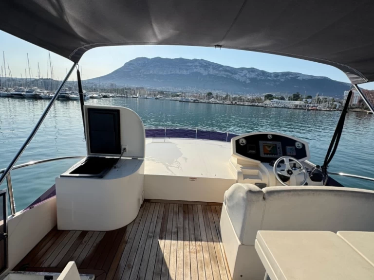 Rent a Rodman Muse 44 Dénia