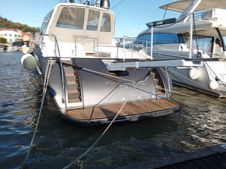 Bareboat Rental Luxury Yacht Arno Leopard with a boat licence