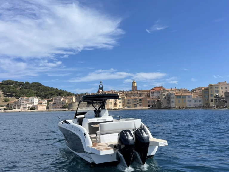 Bareboat Rental Motorboat Sessa Marine with a boat licence