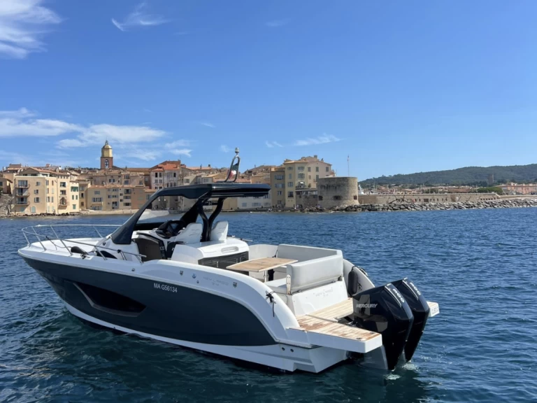 Motorboat for rent Port des Marines de Cogolin at the best price