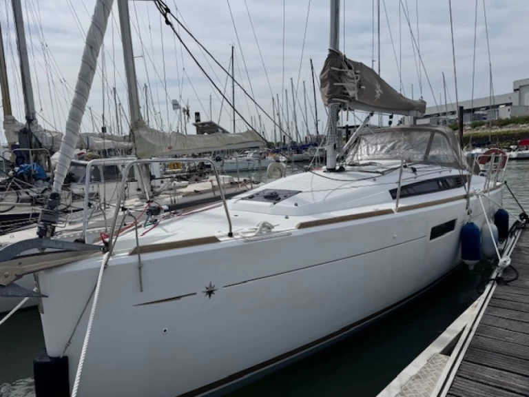 Yacht charter La Rochelle cheap SUN ODYSSEY 349 QR 2016