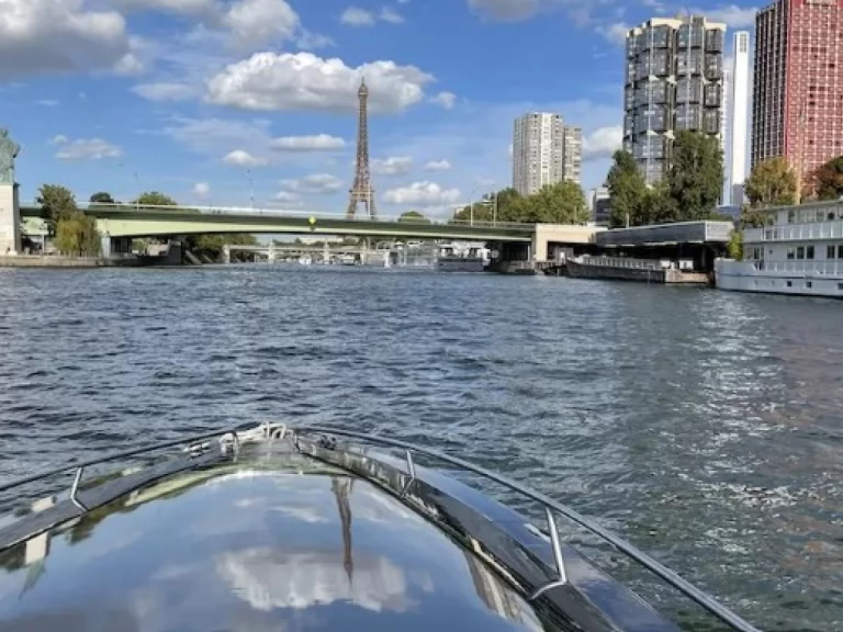 Motorboat rental with or without captain Tullio Abatte Paris
