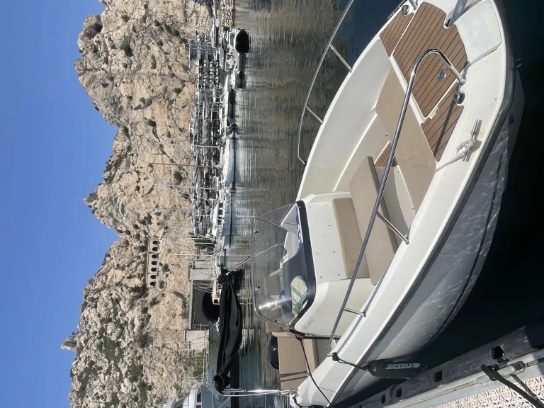 Yacht charter Marseille cheap Activ 675 Open