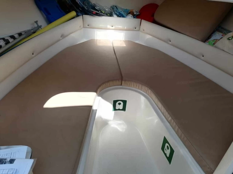 Motorboat for rent Alikanas at the best price