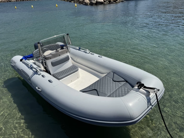 Bareboat Rental RIB Capelli with a boat licence