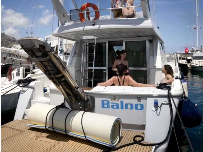 Motorboat rental in La Cala (porto Palermo) - Mochi Craft Mochi Craft 42 Fly