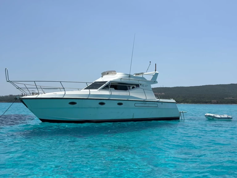 Yacht charter Stintino cheap Azimut 37 Fly
