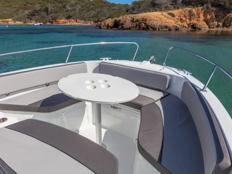 Motorboat rental with or without captain Jeanneau La Forêt-Fouesnant