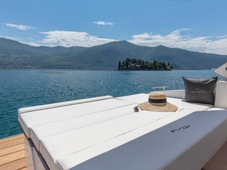 Rent a Rio Yachts Parana 38 Capri