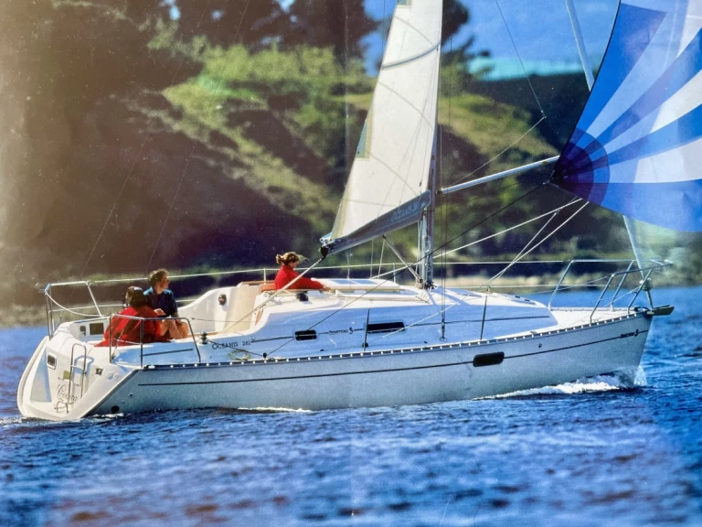 Sailboat for rent La Grande-Motte at the best price