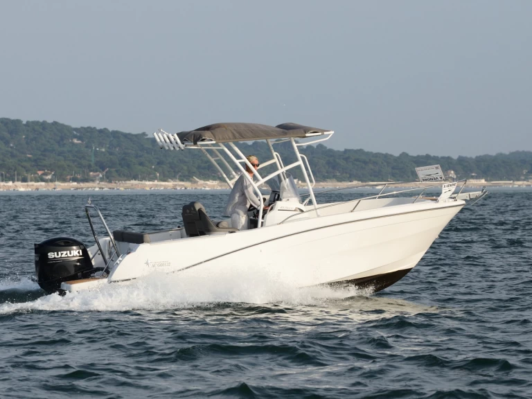 Jeanneau Cap Camarat 6.5 CC Serie 3 in Arcachon on SamBoat