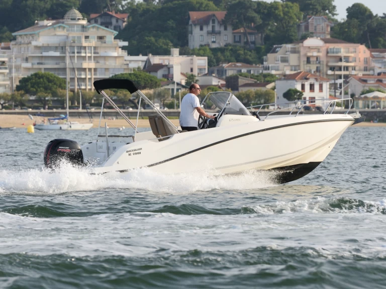 Bareboat Rental Motorboat Quicksilver with a boat licence