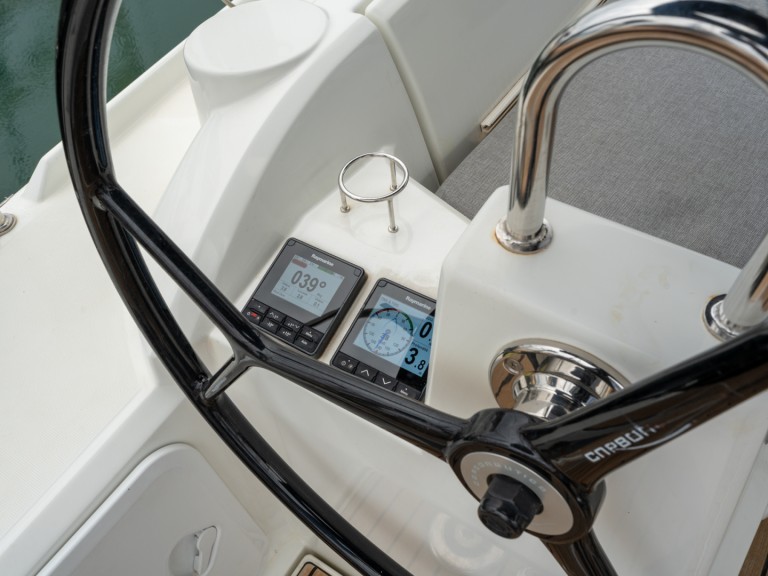 Yacht charter Salerno cheap Oceanis 34.1