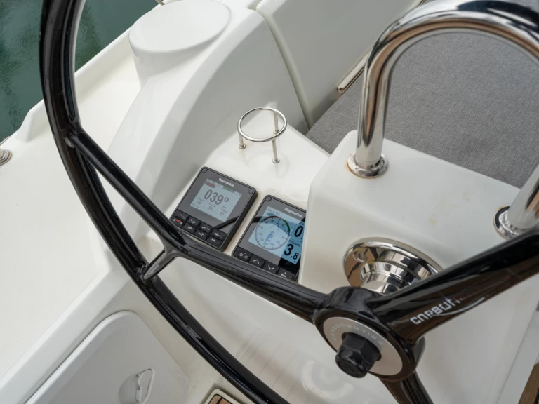 Yacht charter Salerno cheap Oceanis 34.1