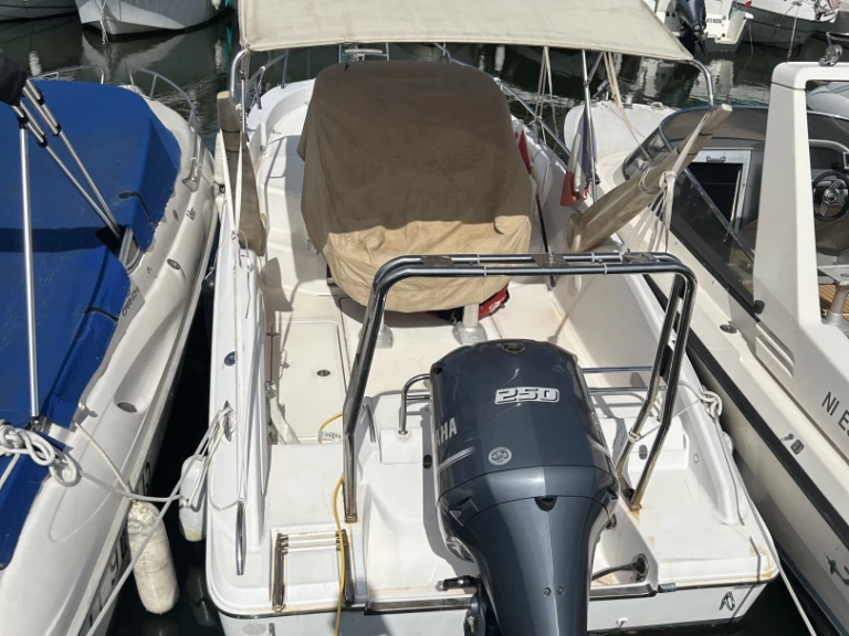 Sessa Marine Key Largo 24 in Mandelieu-la-Napoule on SamBoat