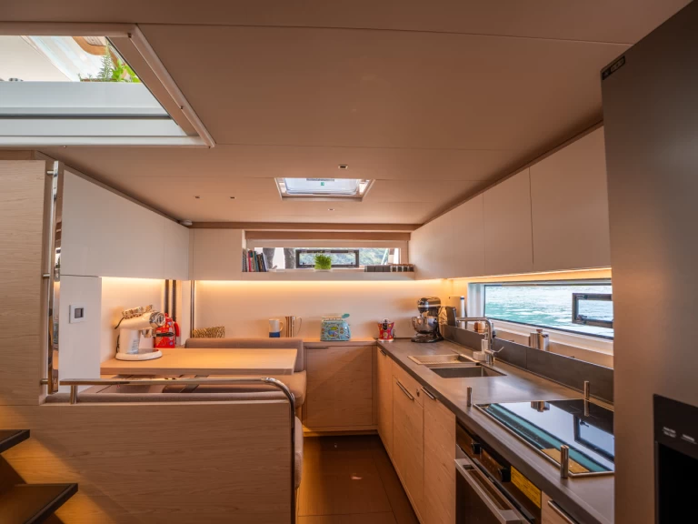 Boat rental Lagoon Lagoon Sixty 5 in Salerno on Samboat