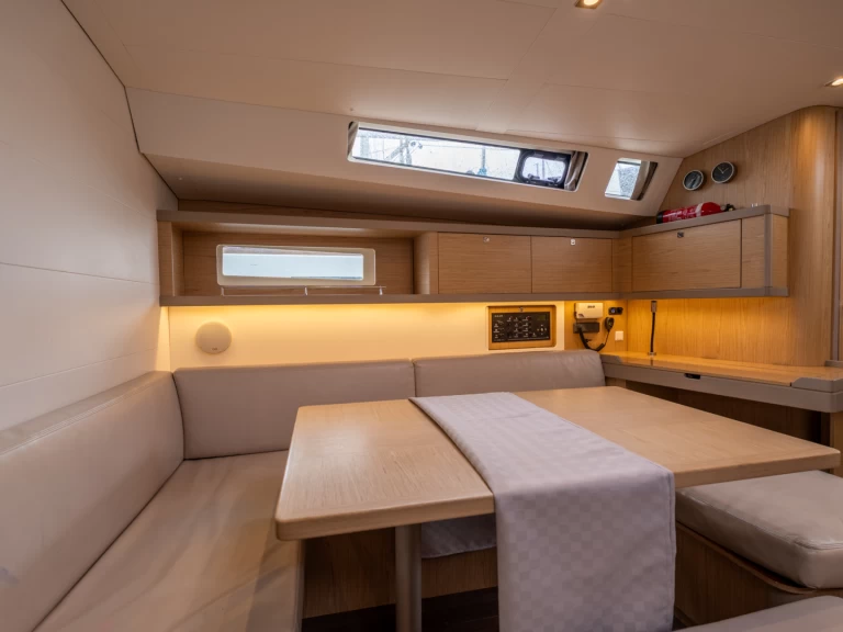 Sailboat for rent Salerno at the best price