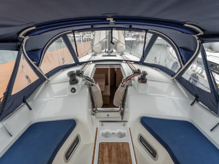 Sailboat for rent Salerno at the best price