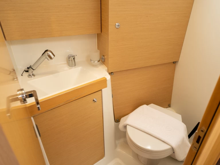 Yacht charter Salerno cheap Oceanis 38.1