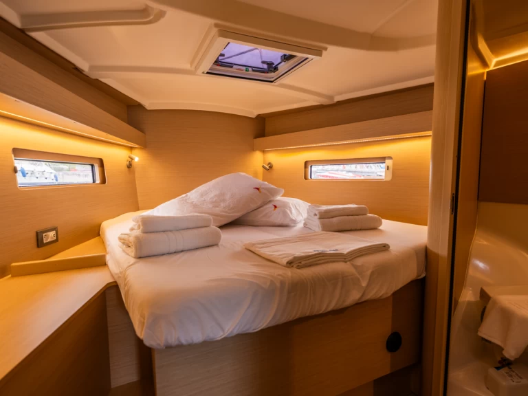 Boat rental Bénéteau Oceanis 40.1 in Salerno on Samboat