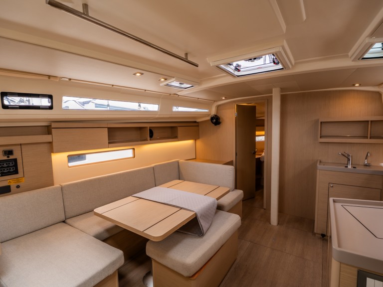 Bareboat Rental Sailboat Bénéteau with a boat licence