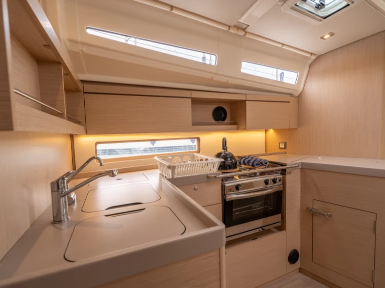 Yacht charter Salerno cheap Oceanis 40.1