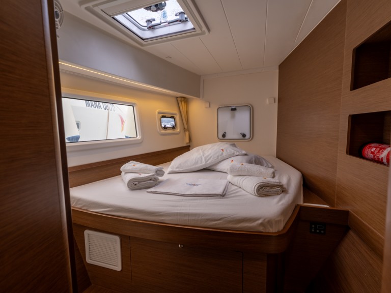 Catamaran rental in Salerno - Lagoon Lagoon 42